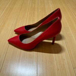 Banana Republic Red MADISON 12-HOUR PUMP